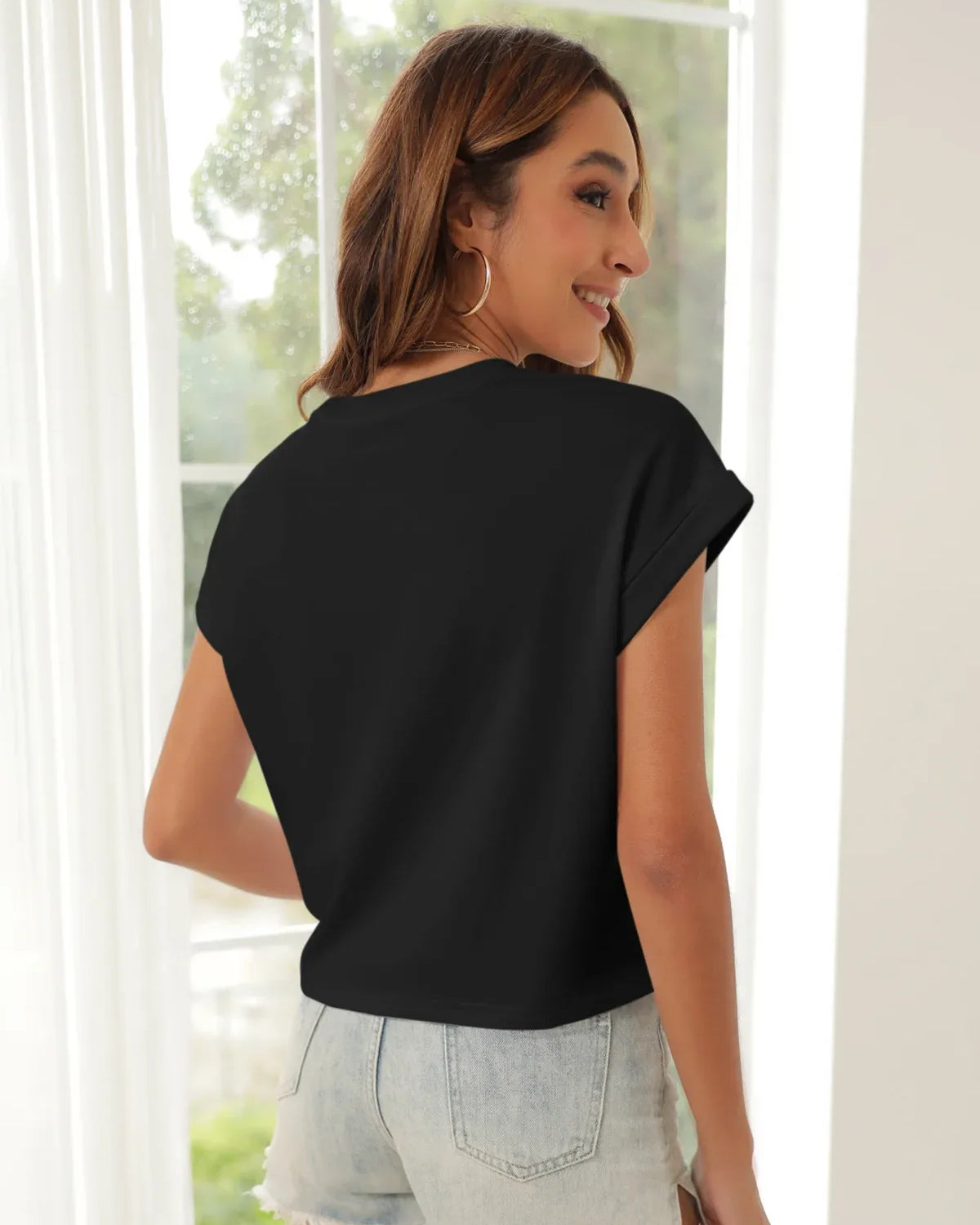 Tankaneo Women's Rolled Sleeve Cropped T-Shirt