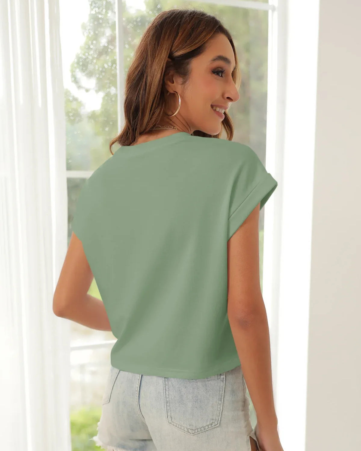 Tankaneo Women's Rolled Sleeve Cropped T-Shirt