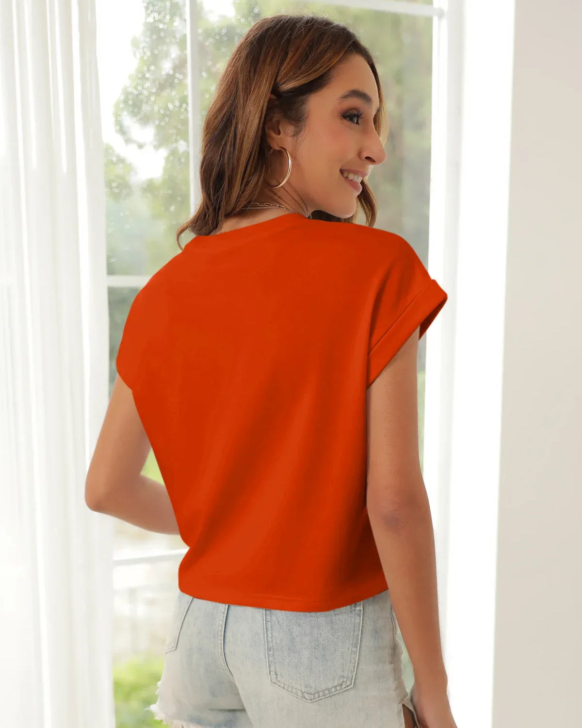 Tankaneo Women's Rolled Sleeve Cropped T-Shirt