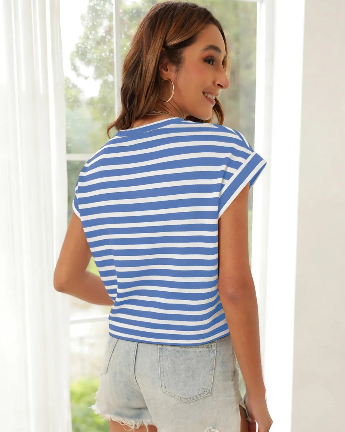 Tankaneo Women's Rolled Sleeve Cropped T-Shirt
