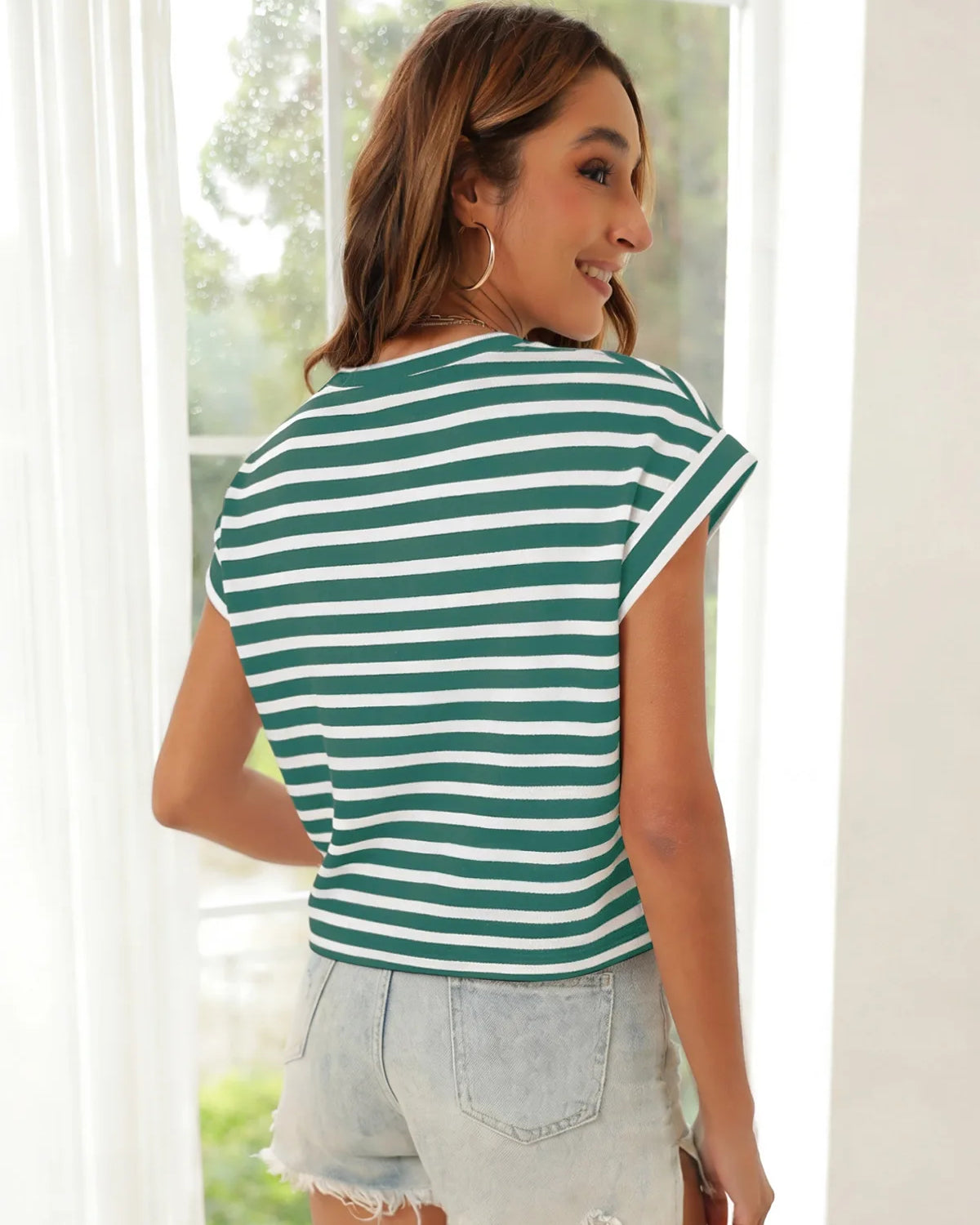 Tankaneo Women's Rolled Sleeve Cropped T-Shirt