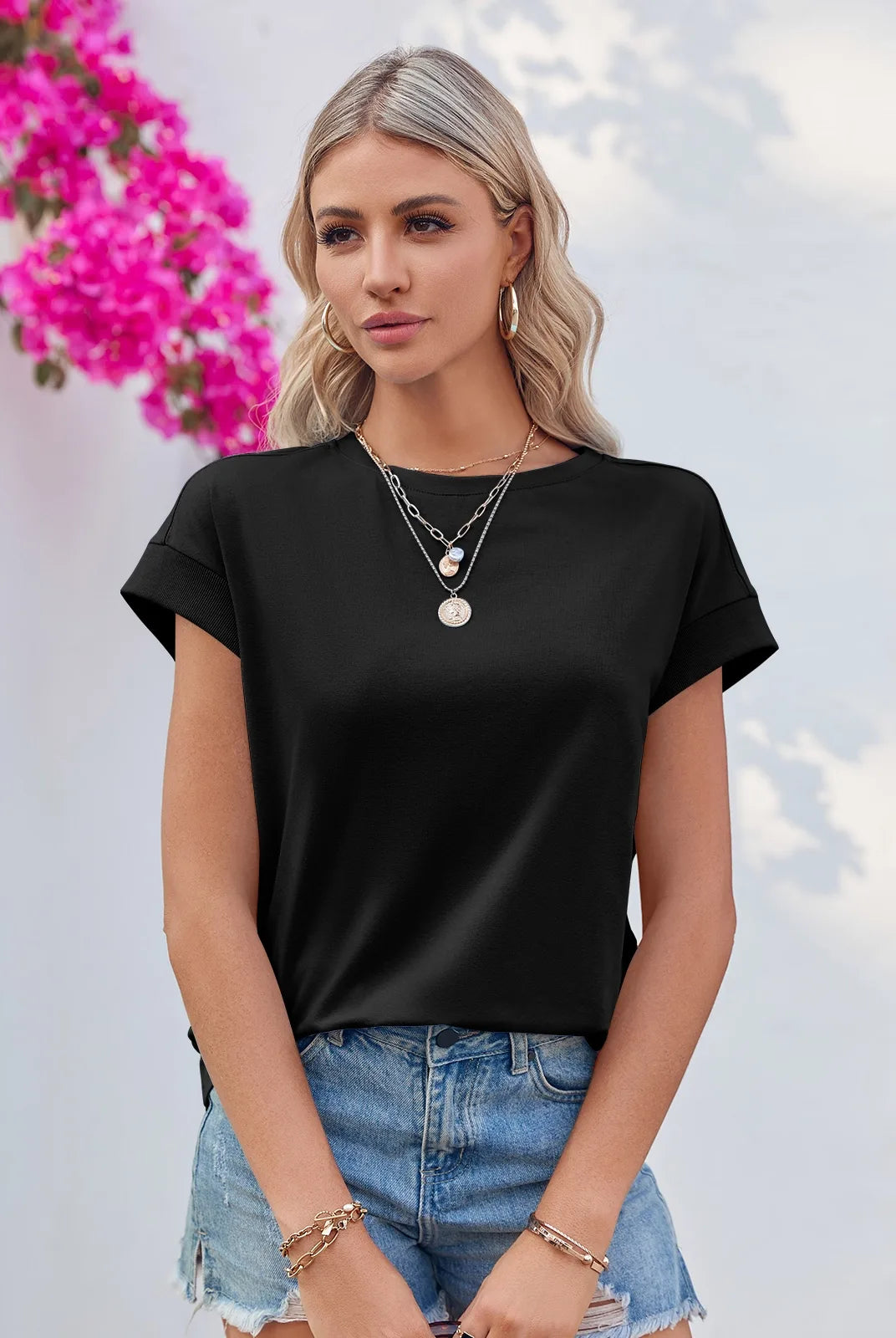 Tankaneo Women's Crew Neck Loose Fit T-Shirt