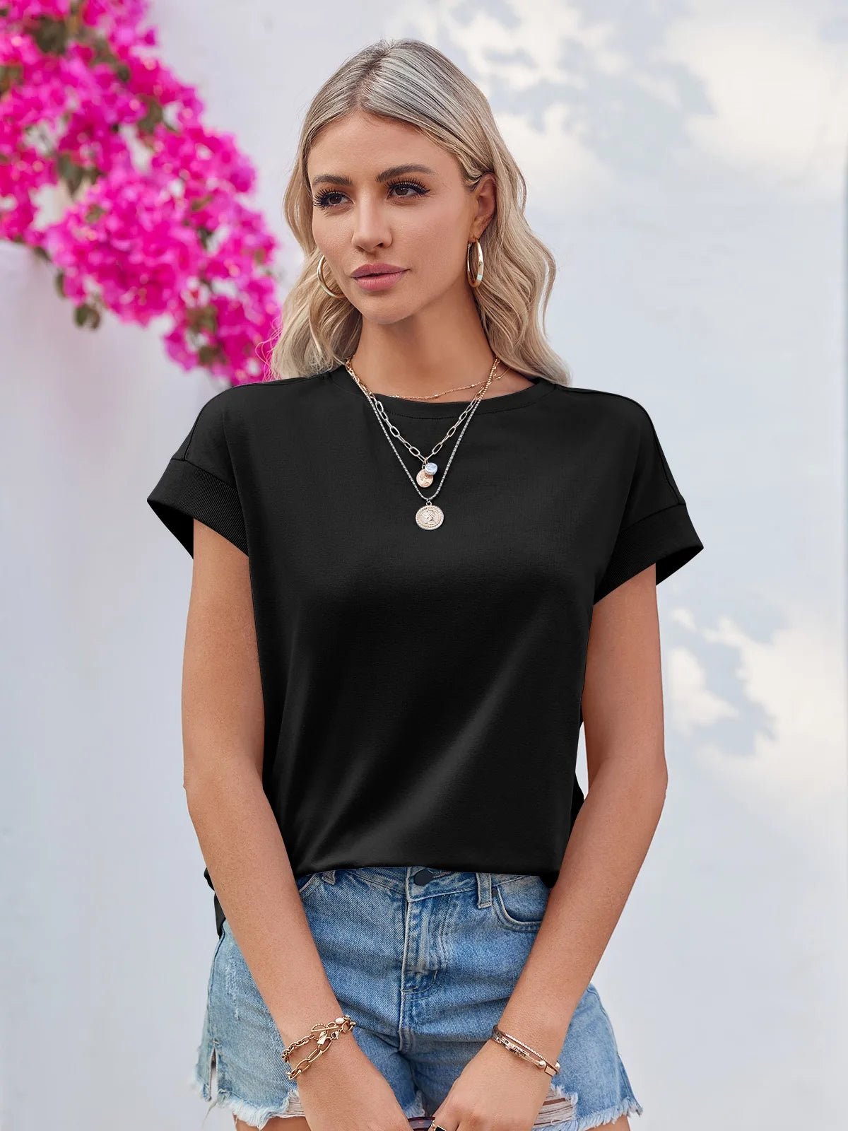 Tankaneo Women's Crew Neck Loose Fit T-Shirt