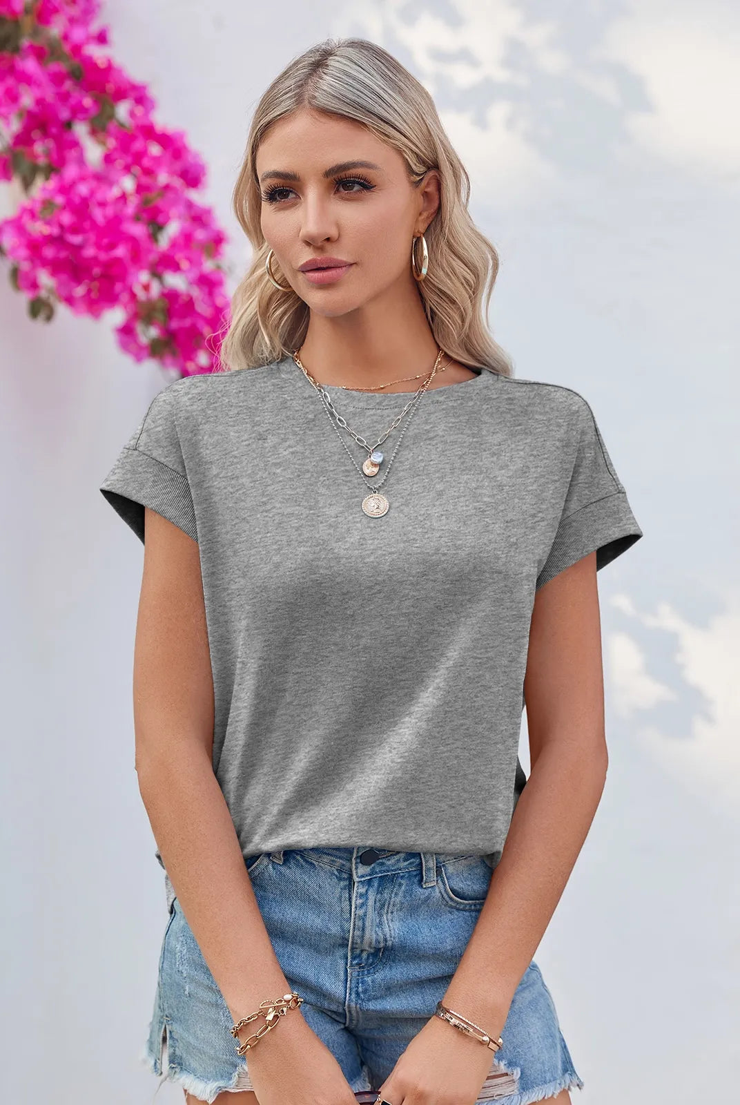 Tankaneo Women's Crew Neck Loose Fit T-Shirt