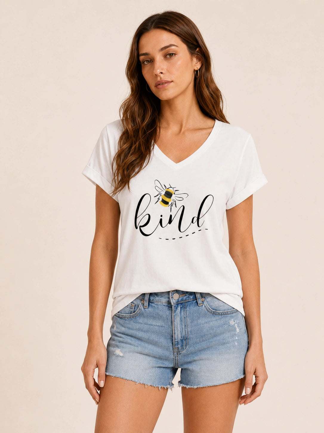 Tankaneo Women's Graphic V-Neck Tee