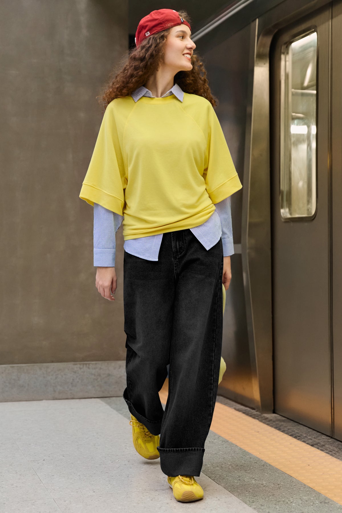 Tankaneo Womens Wide Leg Cuffed Jeans Trendy High Waisted Baggy Boyfriend Casual Denim Pants with Belted