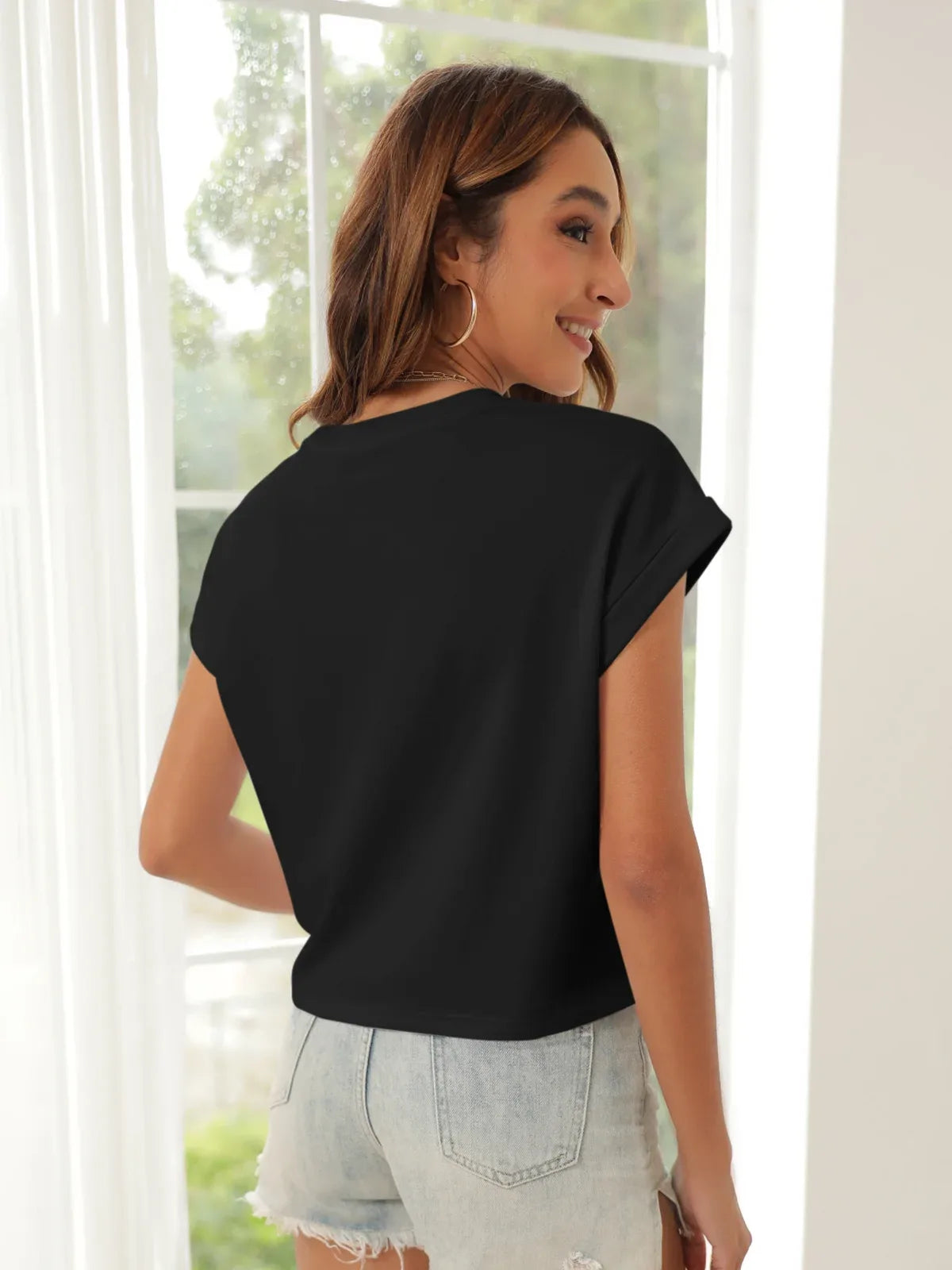Tankaneo Women's Rolled Sleeve Cropped T-Shirt