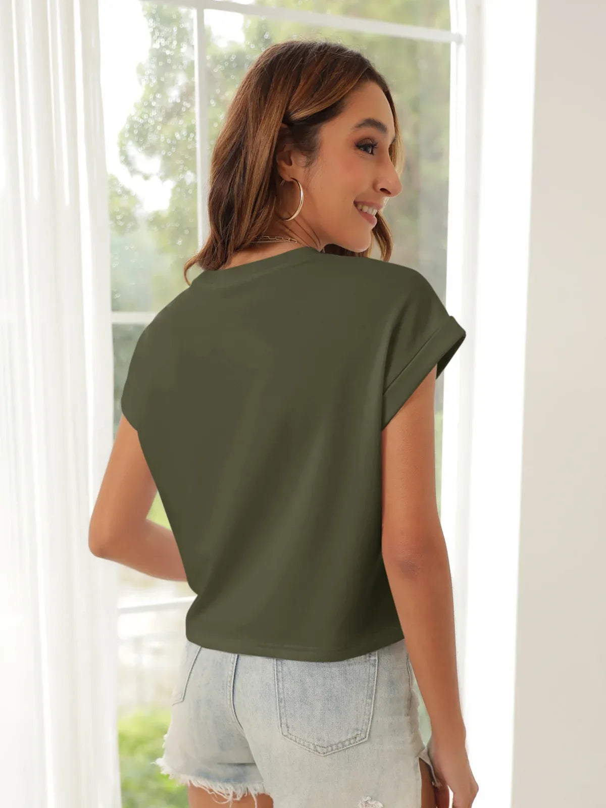 Tankaneo Women's Rolled Sleeve Cropped T-Shirt