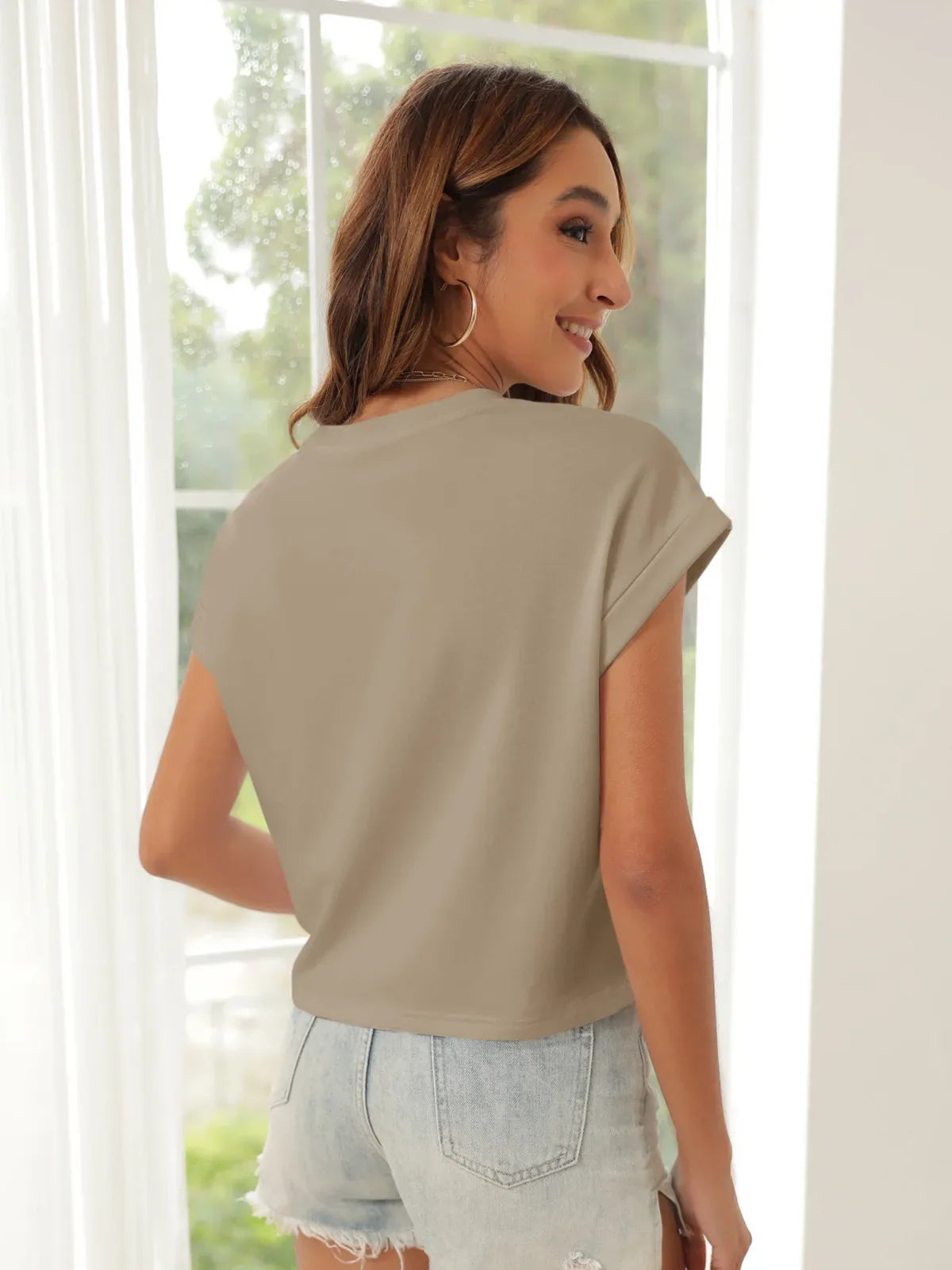 Tankaneo Women's Rolled Sleeve Cropped T-Shirt