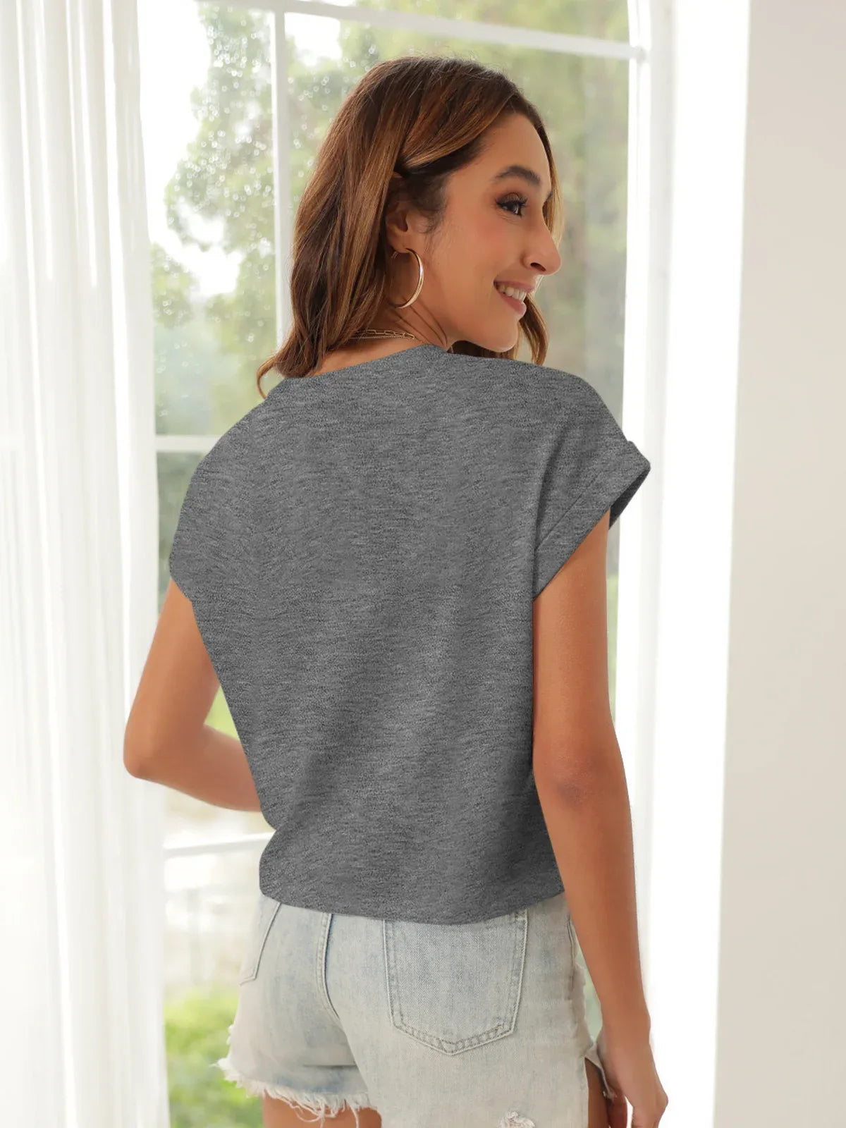 Tankaneo Women's Rolled Sleeve Cropped T-Shirt