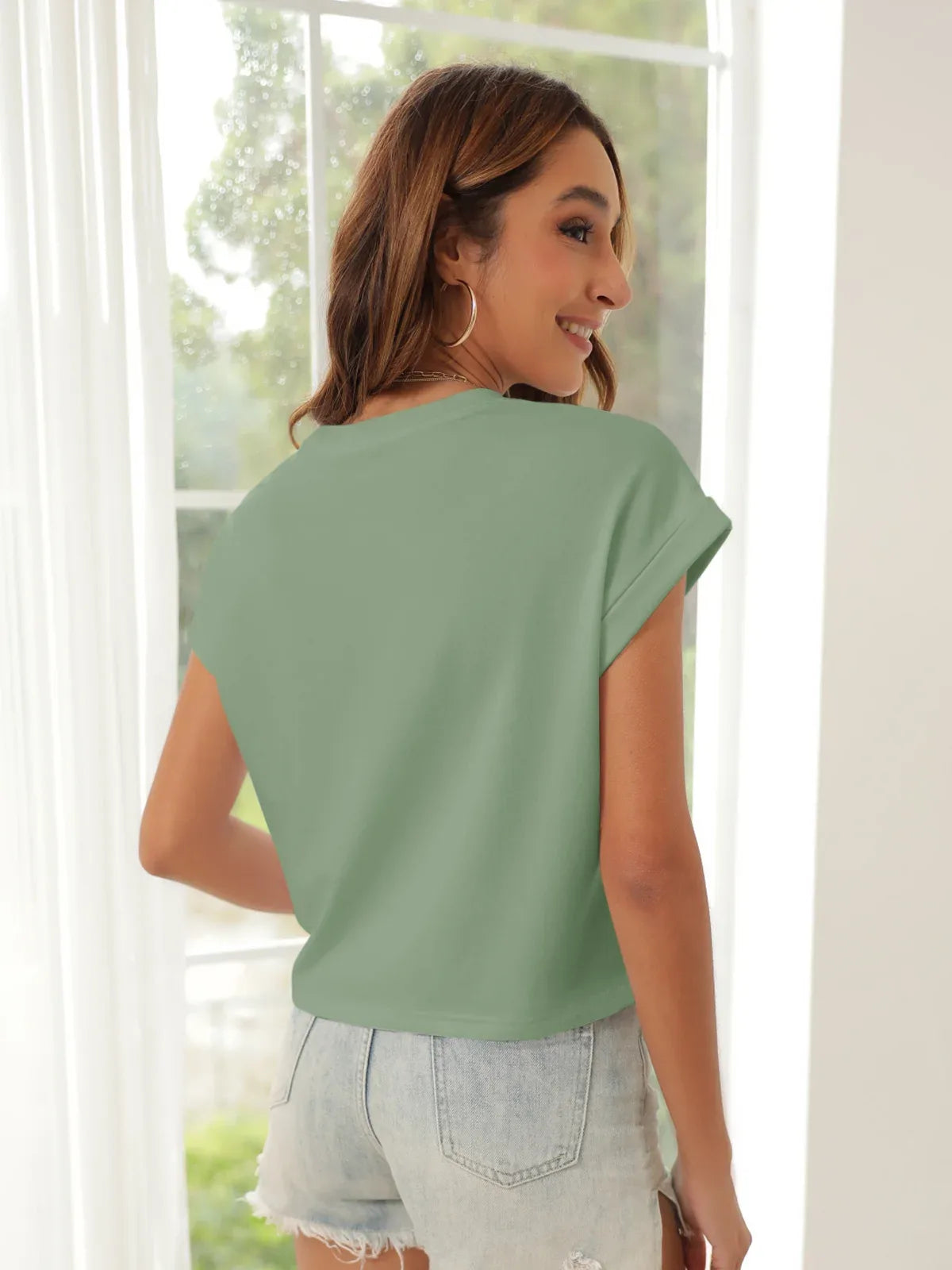 Tankaneo Women's Rolled Sleeve Cropped T-Shirt
