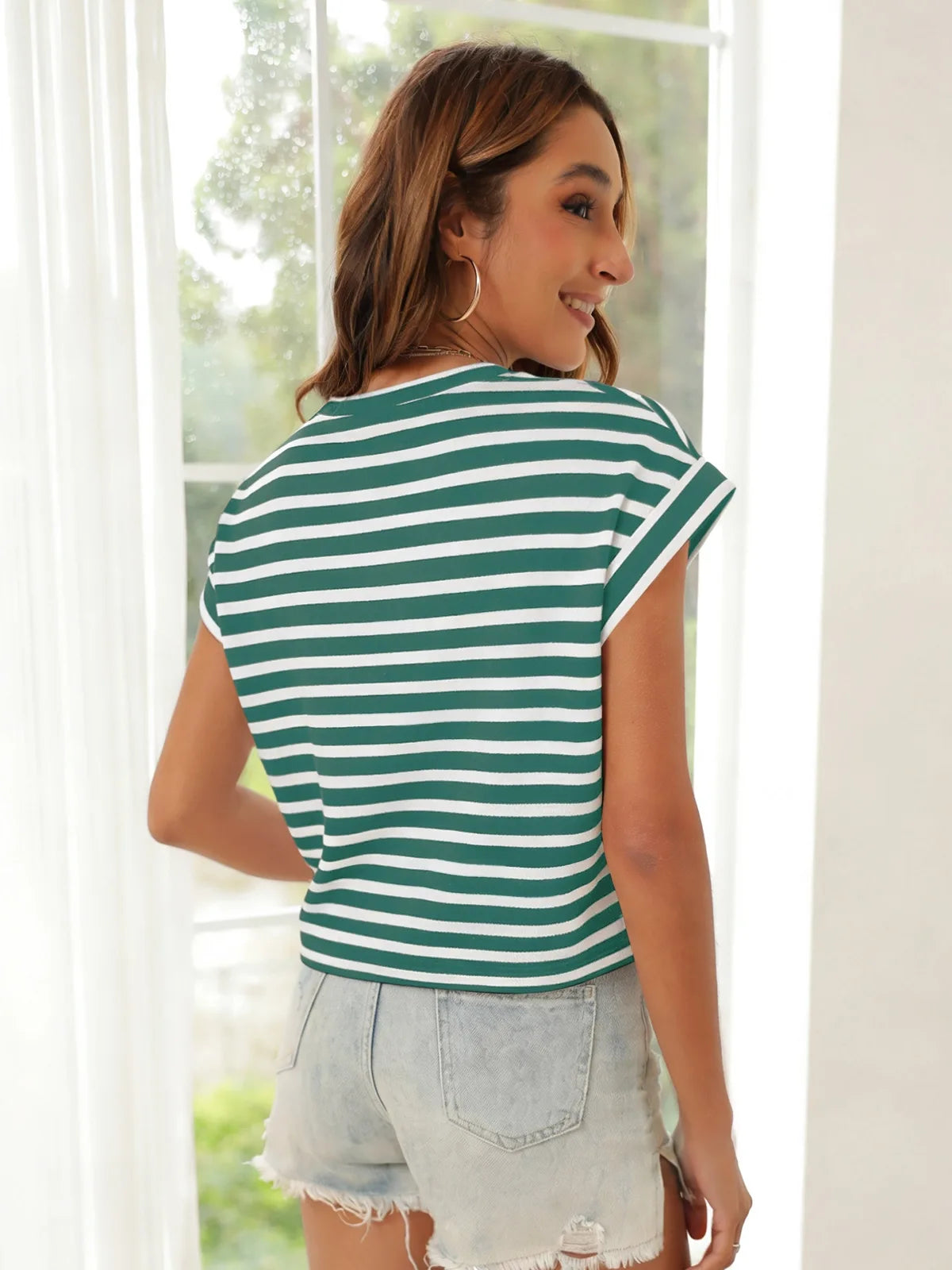 Tankaneo Women's Rolled Sleeve Cropped T-Shirt