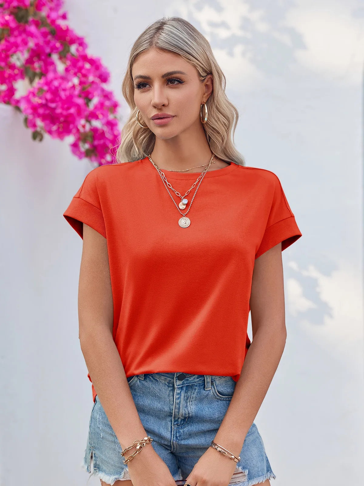 Tankaneo Women's Crew Neck Loose Fit T-Shirt