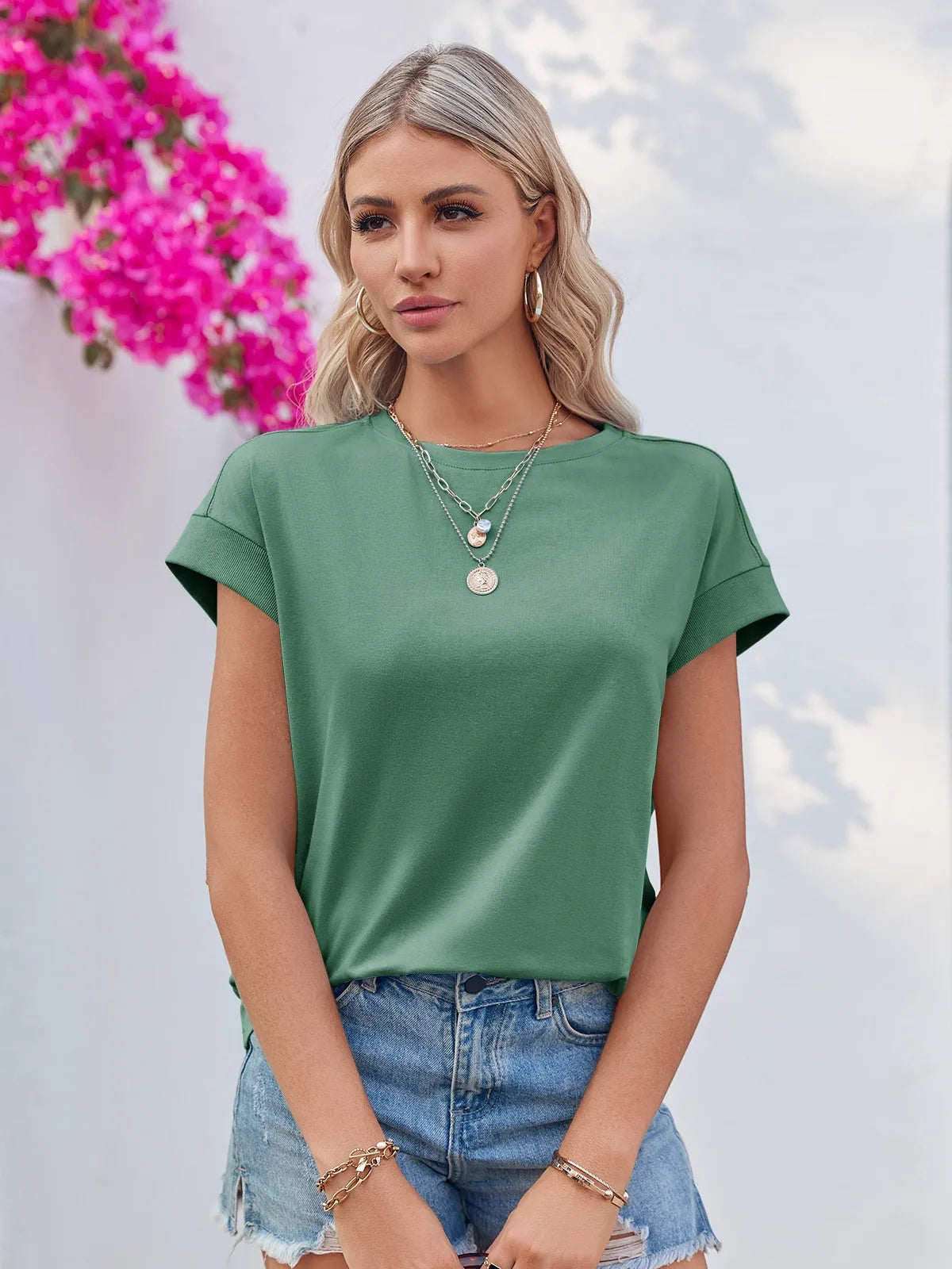 Tankaneo Women's Crew Neck Loose Fit T-Shirt
