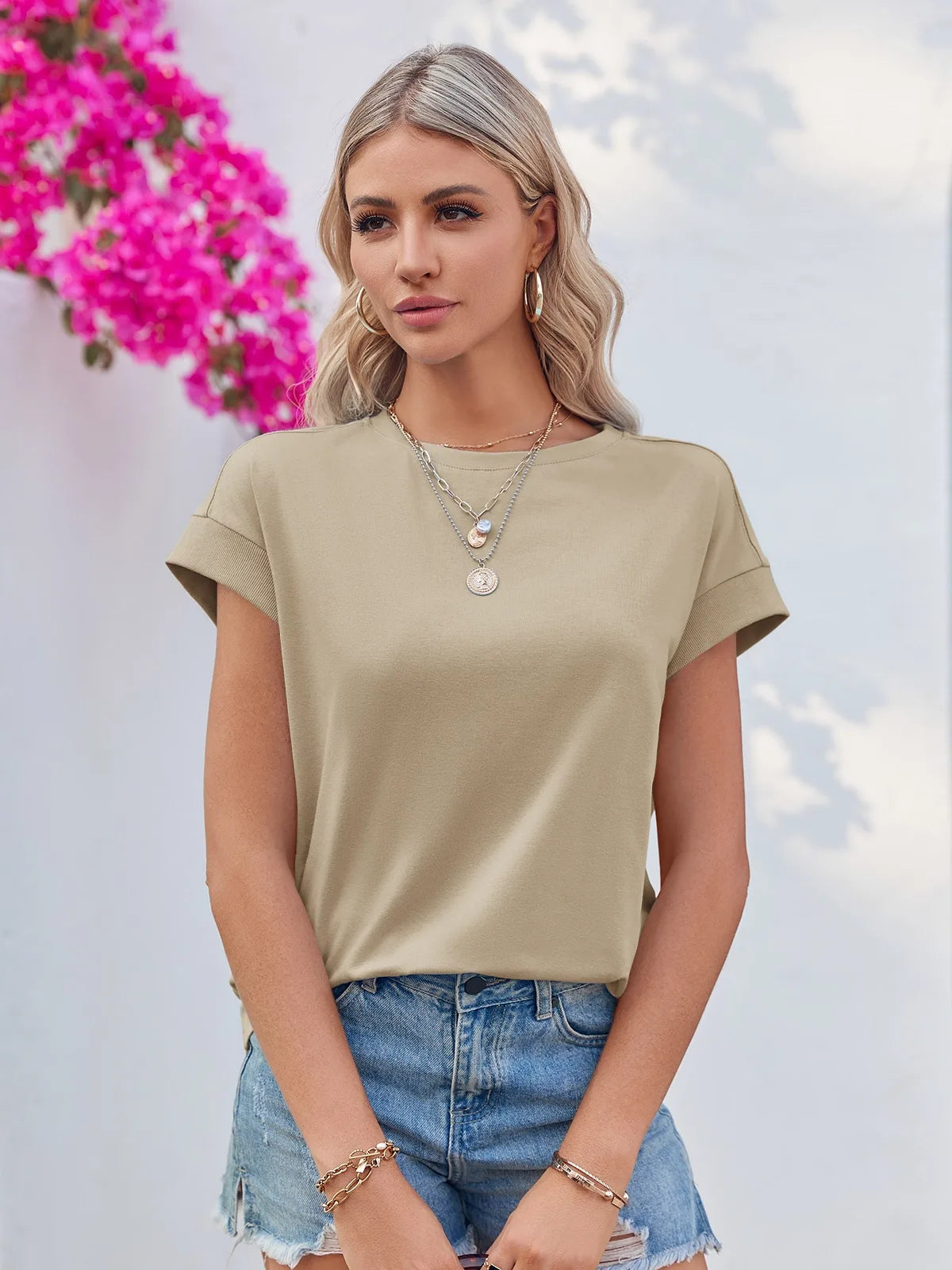 Tankaneo Women's Crew Neck Loose Fit T-Shirt