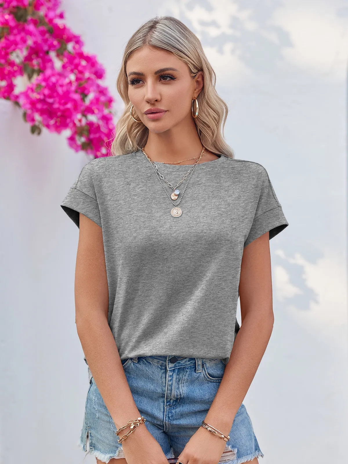 Tankaneo Women's Crew Neck Loose Fit T-Shirt