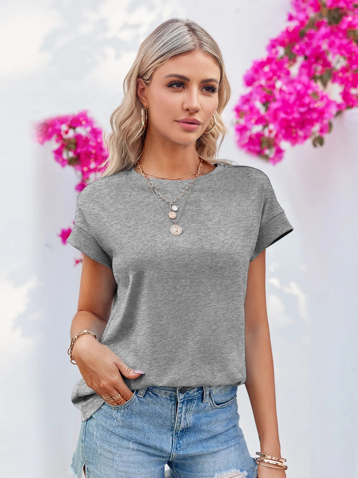 Tankaneo Women's Crew Neck Loose Fit T-Shirt