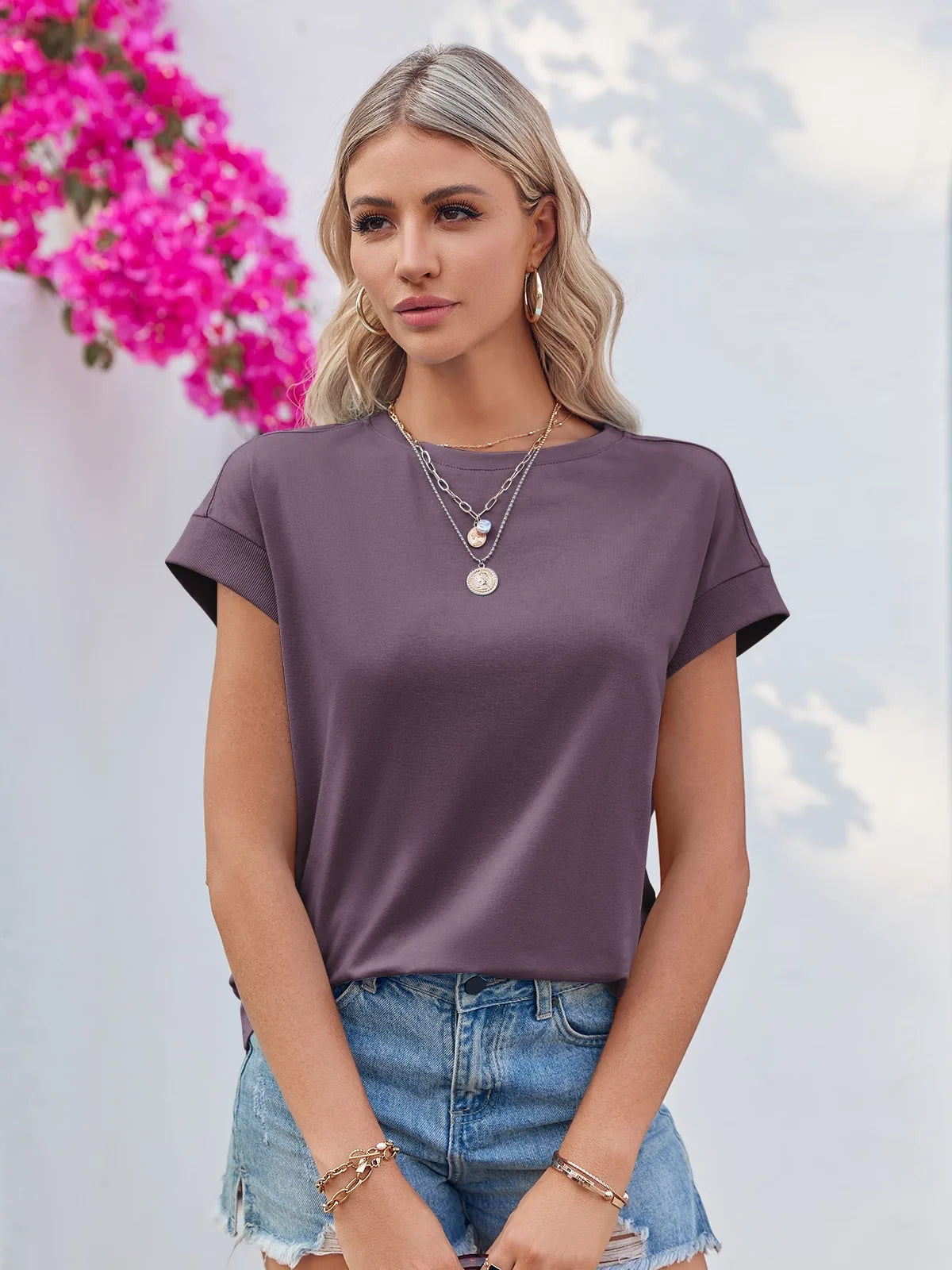 Tankaneo Women's Crew Neck Loose Fit T-Shirt