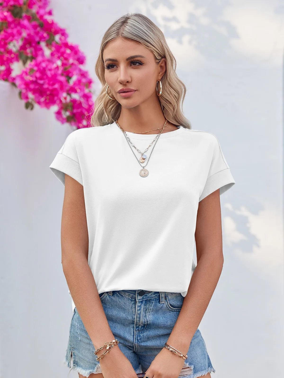 Tankaneo Women's Crew Neck Loose Fit T-Shirt