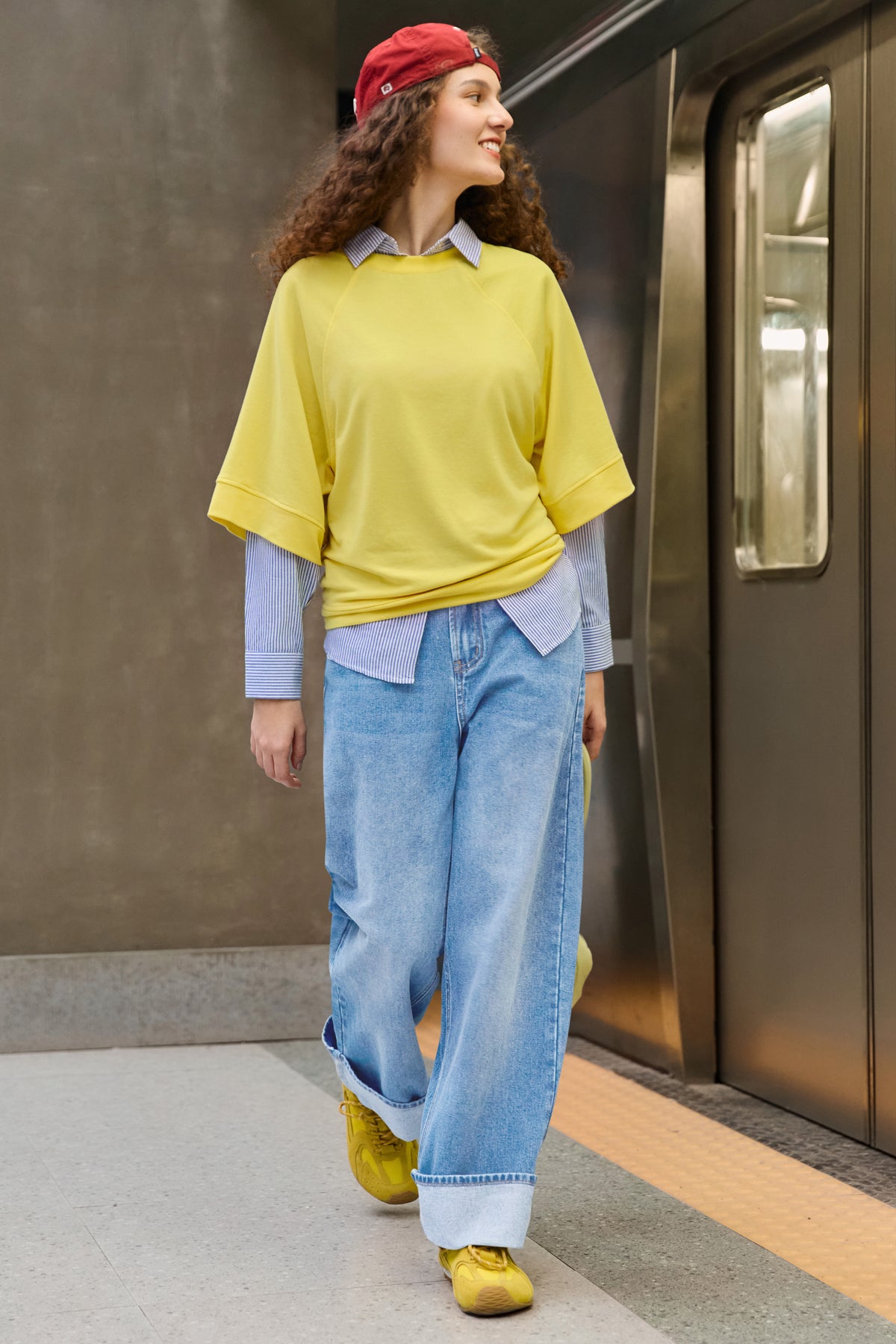 Tankaneo Womens Wide Leg Cuffed Jeans Trendy High Waisted Baggy Boyfriend Casual Denim Pants with Belted