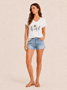Tankaneo Women's Graphic V-Neck Tee